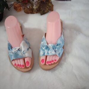 Like new condition sandals shoes for women size 9.5